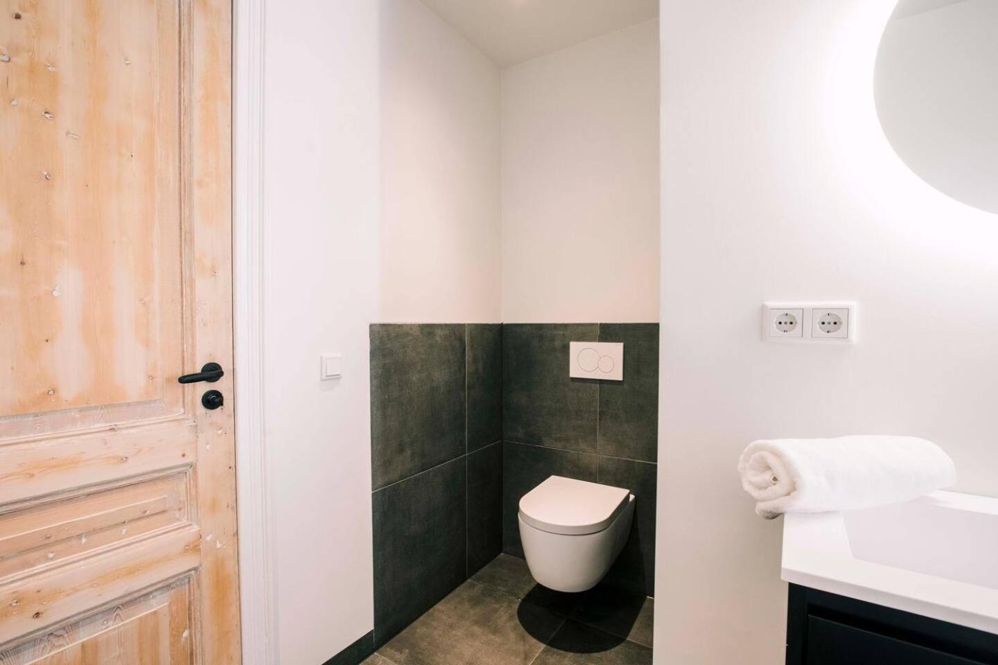 Xxl Loft With Bath Located Stadsvilla Τίλμπουργκ Εξωτερικό φωτογραφία